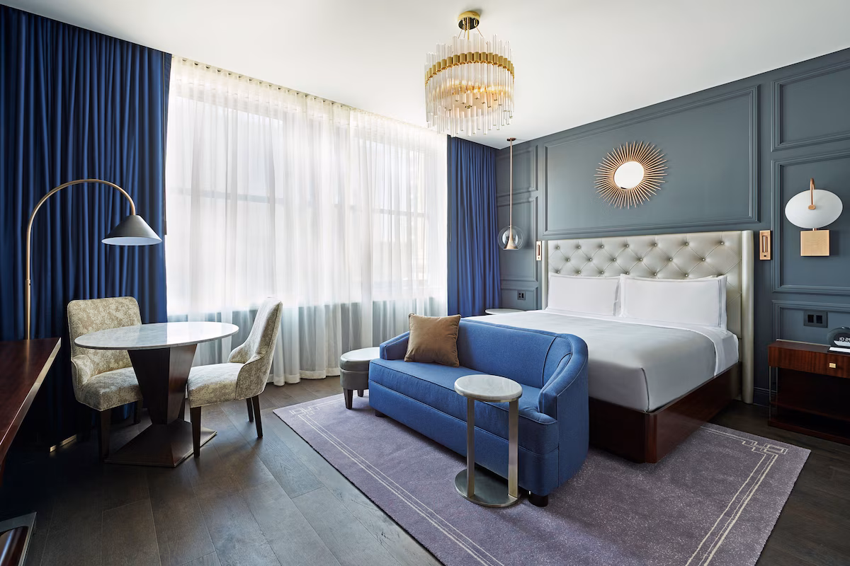 The LaSalle Chicago, Autograph Collection image 1